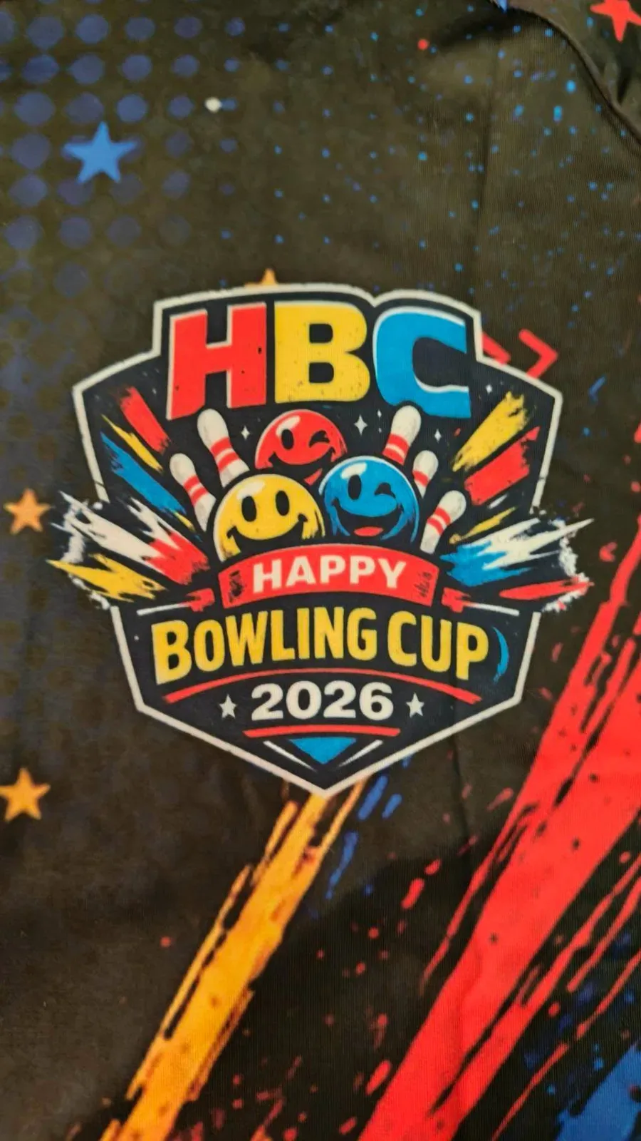 球衣上的 Happy Bowling Cup 2026 標誌特寫